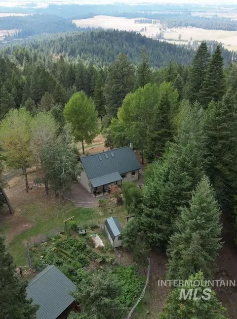 Exterior - 1021 NW Smokey Bear Ln, Kendrick, ID 83537 photo 9 of 26