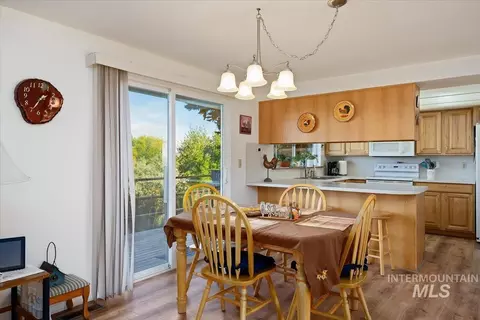 Dining - 982 E A E 2700 S, Hagerman, ID 83332 photo 1 of 2