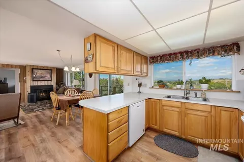Kitchen - 982 E A E 2700 S, Hagerman, ID 83332 photo 3 of 6