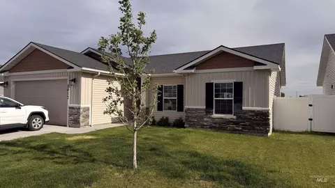 1017 Magnolia St, Burley, ID 83318