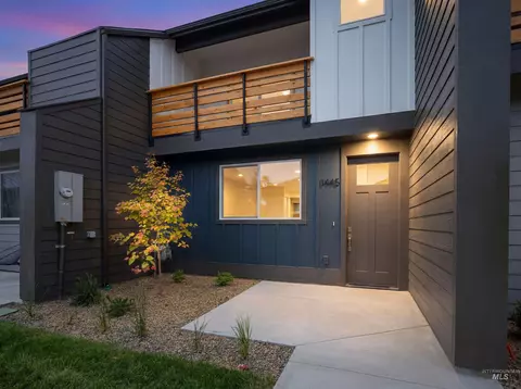 1420 N Cole Cottage Ln, Boise, ID 83704