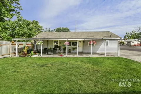 1015 S 7th St, Nampa, ID 83651