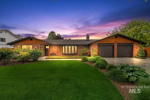 3022 E Springwood Dr, Meridian, ID 83642