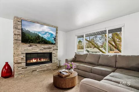 Living - 1184 Downing Dr, Eagle, ID 83616 photo 2 of 2