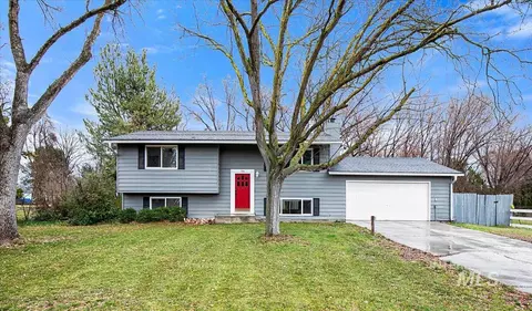 Exterior - 1184 Downing Dr, Eagle, ID 83616 photo 2 of 6