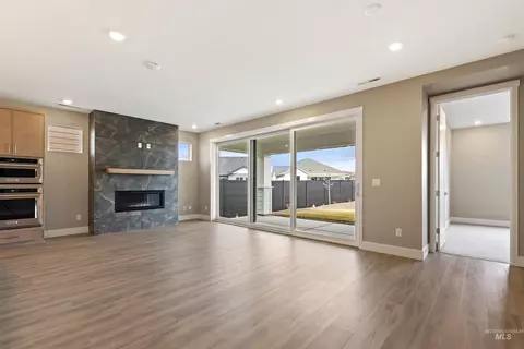 Living - 5828 W Oxton St, Eagle, ID 83616 photo 1 of 3