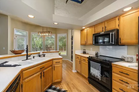 Kitchen - 1449 N Echo Creek Pl, Eagle, ID 83616 photo 1 of 4