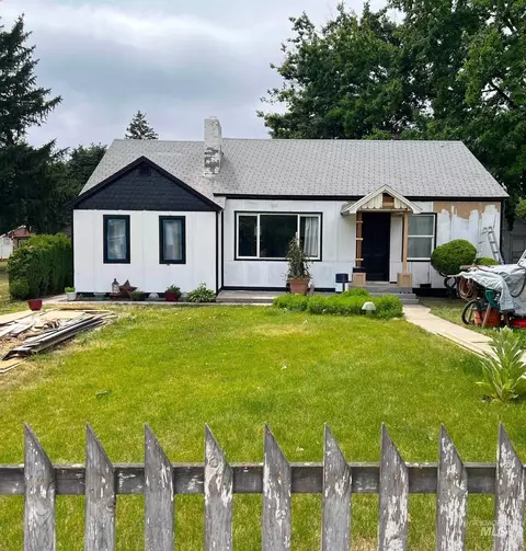 115 S Almond St, Nampa, ID 83651