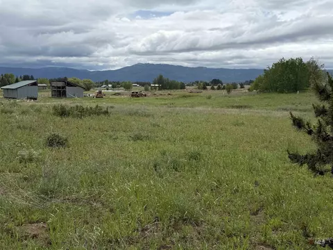 14031 Hwy 55, Mccall, ID 83638 photo 6