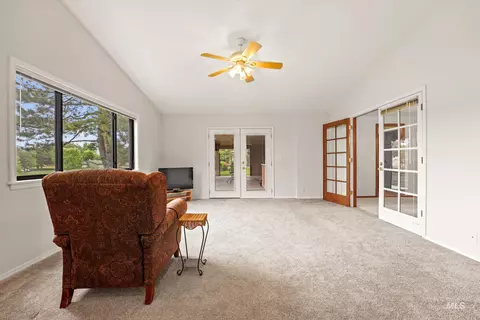 Living - 575 N Pebble Beach Way, Eagle, ID 83616 photo 5 of 5