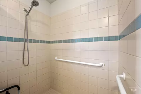 Bath - 575 N Pebble Beach Way, Eagle, ID 83616 photo 5 of 5