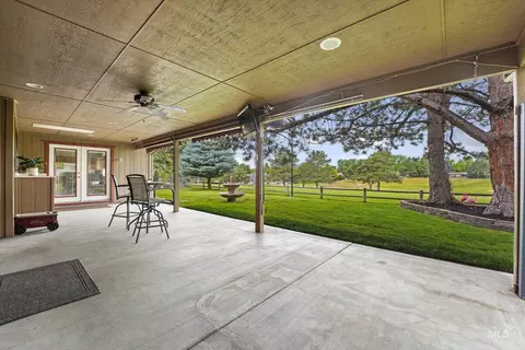 Exterior - 575 N Pebble Beach Way, Eagle, ID 83616 photo 5 of 10