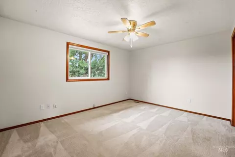 Bedroom - 575 N Pebble Beach Way, Eagle, ID 83616 photo 4 of 9