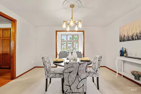 Dining - 575 N Pebble Beach Way, Eagle, ID 83616 photo 2 of 2