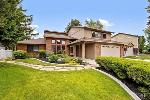 575 N Pebble Beach Way, Eagle, ID 83616