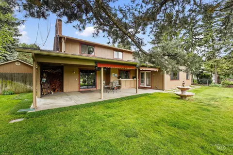 Exterior - 575 N Pebble Beach Way, Eagle, ID 83616 photo 7 of 10