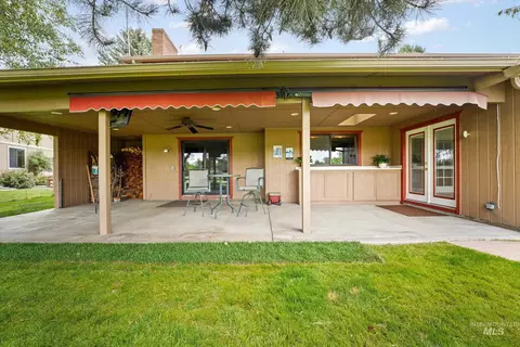 Exterior - 575 N Pebble Beach Way, Eagle, ID 83616 photo 6 of 10