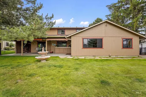 Exterior - 575 N Pebble Beach Way, Eagle, ID 83616 photo 8 of 10
