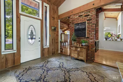 Entry Way - 2831 9th Ave E, Twin Falls, ID 83301 photo 2 of 5