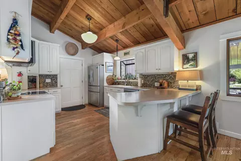 Kitchen - 2831 9th Ave E, Twin Falls, ID 83301 photo 2 of 6