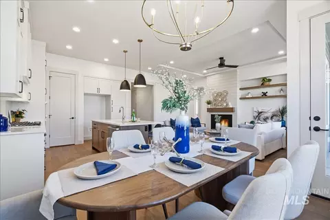 Dining - 801 E Crescendo St, Meridian, ID 83642 photo 4 of 4