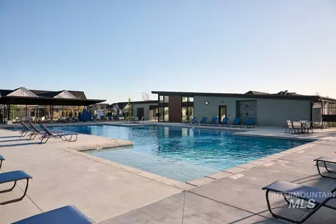 Exterior - 801 E Crescendo St, Meridian, ID 83642 photo 1 of 2