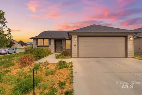 2205 Elm Grove Dr, Nampa, ID 83686