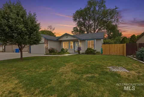 2716 E Castleberg Loop, Nampa, ID 83686