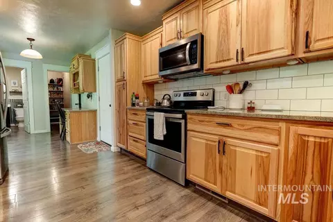 Kitchen - 2992 9th Ave E, Twin Falls, ID 83301 photo 3 of 3