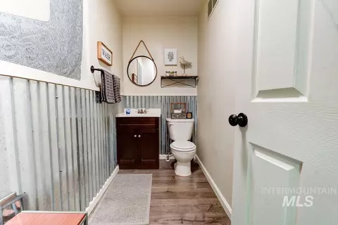 Bath - 2992 9th Ave E, Twin Falls, ID 83301 photo 1 of 3
