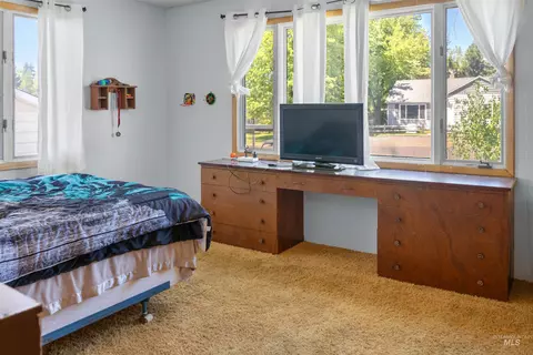 Bedroom - 305 Walnut St, Nezperce, ID 83543 photo 7 of 7