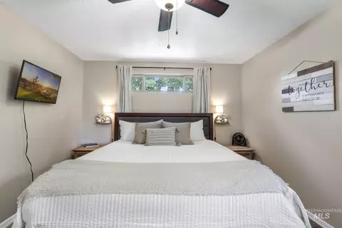 Bedroom - 2139 Hillcrest Ln, Twin Falls, ID 83301 photo 3 of 3