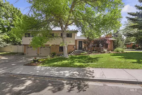 2139 Hillcrest Ln, Twin Falls, ID 83301