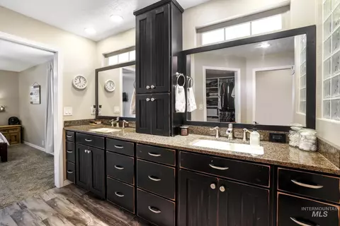 Bath - 2139 Hillcrest Ln, Twin Falls, ID 83301 photo 4 of 4