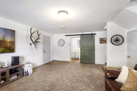 Entry Way - 2139 Hillcrest Ln, Twin Falls, ID 83301 photo 2 of 2