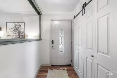 Entry Way - 2139 Hillcrest Ln, Twin Falls, ID 83301 photo 1 of 2