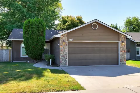 814 Sioux Ave, Emmett, ID 83617