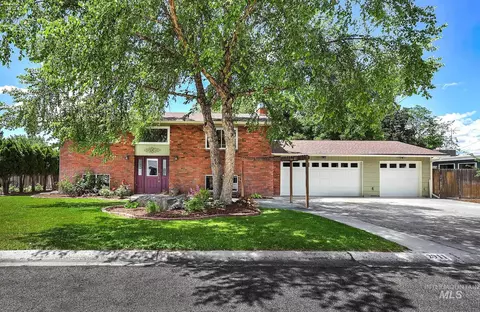 2911 S Holden Ave, Boise, ID 83706