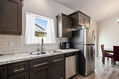 Kitchen - 514 21st Ave E, Jerome, ID 83338 photo 3 of 6