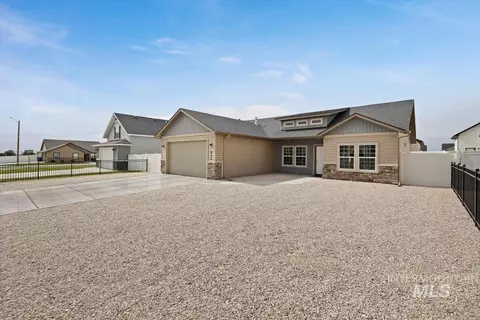 Exterior - 514 21st Ave E, Jerome, ID 83338 photo 7 of 8