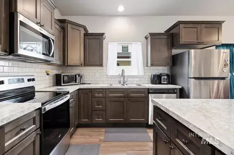 Kitchen - 514 21st Ave E, Jerome, ID 83338 photo 5 of 6