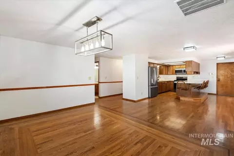 Dining - 14961 Eagle Dr, Caldwell, ID 83607 photo 3 of 3