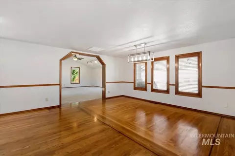 Living - 14961 Eagle Dr, Caldwell, ID 83607 photo 6 of 6