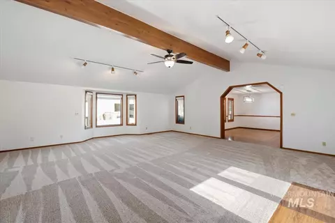 Living - 14961 Eagle Dr, Caldwell, ID 83607 photo 2 of 6