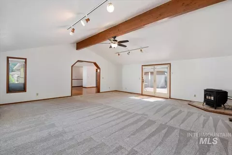 Living - 14961 Eagle Dr, Caldwell, ID 83607 photo 4 of 6