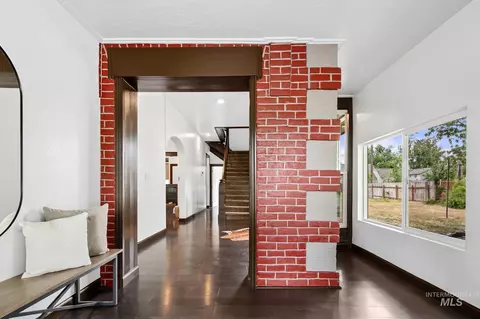 Entry Way - 1122 1st Ave S, Payette, ID 83661 photo 3 of 11