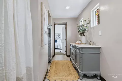 Entry Way - 1122 1st Ave S, Payette, ID 83661 photo 9 of 11