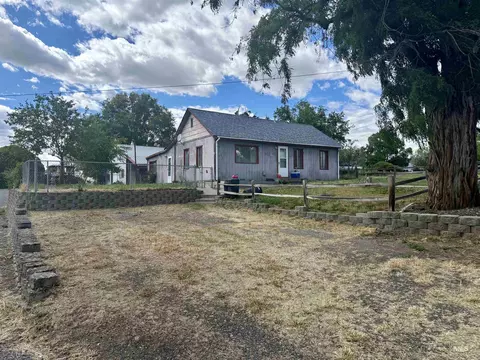 1040 Bridger Ln, Clarkston, WA 99403