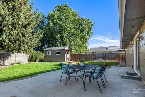 Exterior - 371 S Harlan Pl, Eagle, ID 83616 photo 3 of 10