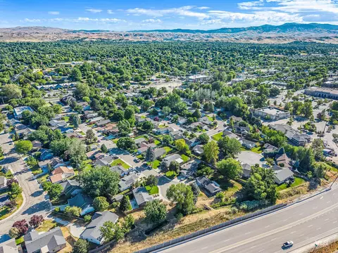 View/Area - 371 S Harlan Pl, Eagle, ID 83616 photo 3 of 7